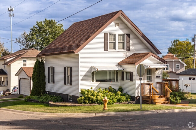 Choose a cozy cottage in the Riverside neighborhood.