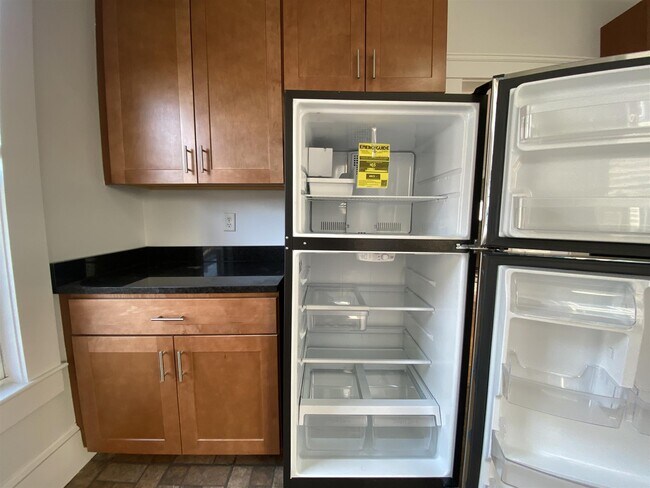 21 Mount Vernon Park unit 2, Malden, MA 02148 - photo 4