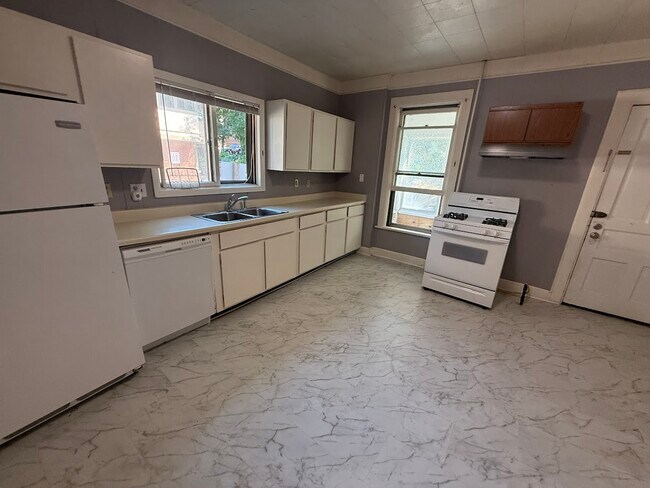 1915 University Ave unit 1, Madison, WI 53726 - photo 2