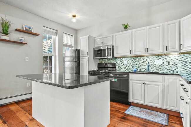 60 Beacon St unit 2, Chelsea, MA 02150 - photo 4