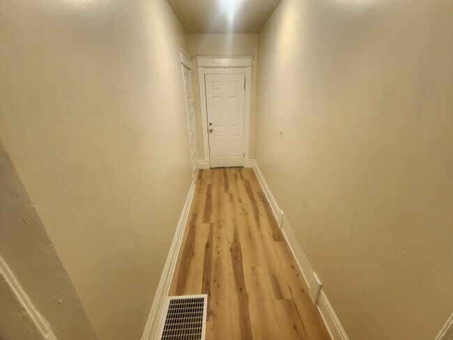 216 Adams St unit 1, Rockford, IL 61107 - photo 4