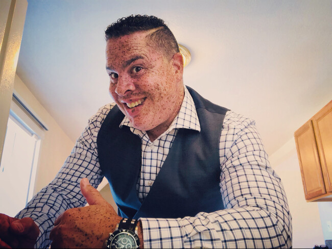 Agent Photo