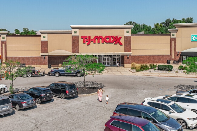 Boulevard Crossing, in Markland Heights, offers numerous opportunities to 