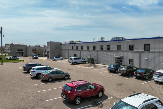 The student population is made up of 51% female students and 49% male students.