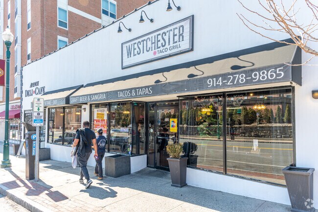 Westchester Taco Grill is on North Avenue, a short walk from Chauncey Estates, and serves tacos, bar food and mixed drinks.