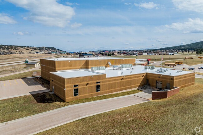 Stagebarn Middle School offers a large campus to students in Wonderland Homes.