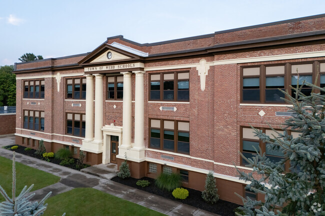The Town of Webb School in Old Forge is a part of the Union Free School District .