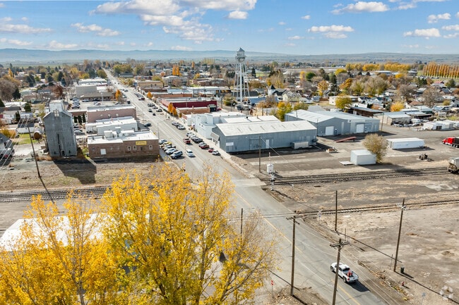 Kimberly sits just east of Twin Falls, offering quick access to city amenities while maintaining rural charm.