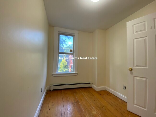 65 Pleasant St unit 2, Cambridge, MA 02139 - photo 5