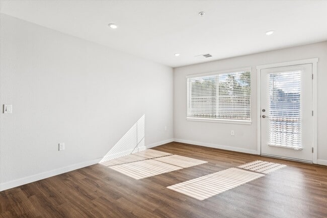 Unity at Glendale, Glendale, AZ 85301 - photo 6