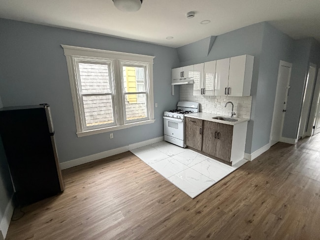 26 Leo Place unit 3, Newark, NJ 07108 - photo 5