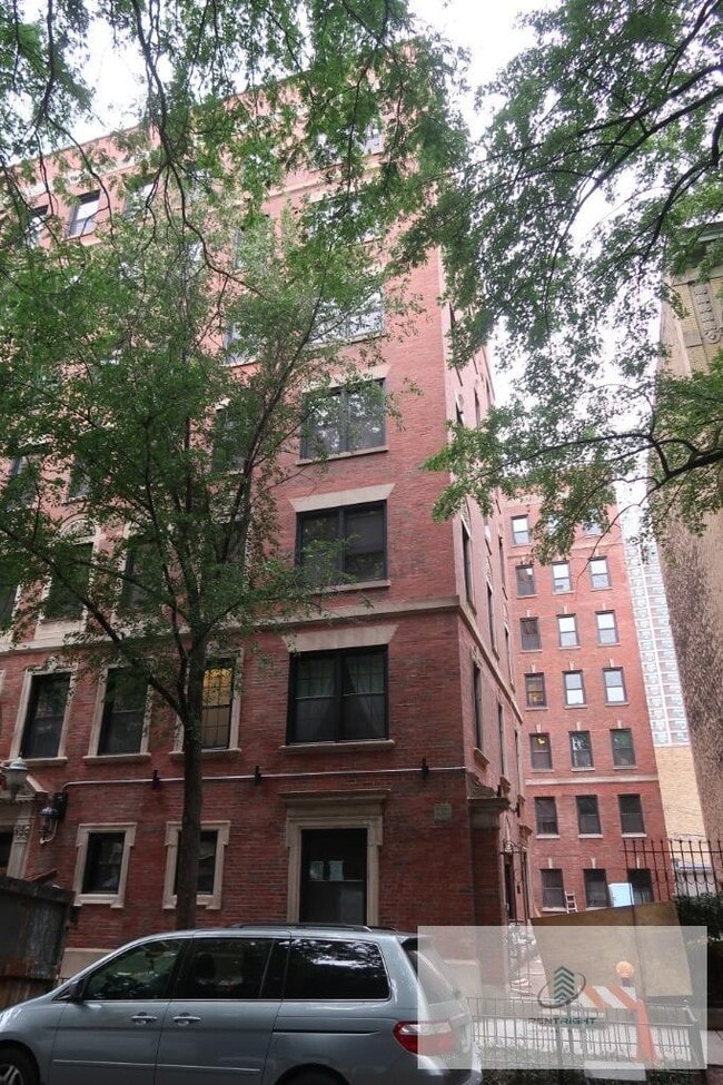 426 W Briar Place Unit C2, Chicago, IL 60657