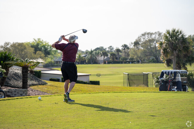 Sugar Mill Country Club offers a full golf course to Glencoe residents.