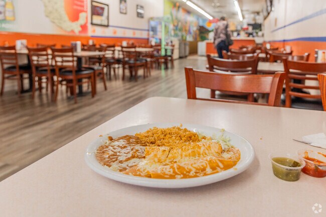 El Patron offers delicious Mexican style cuisine in Bucktown.