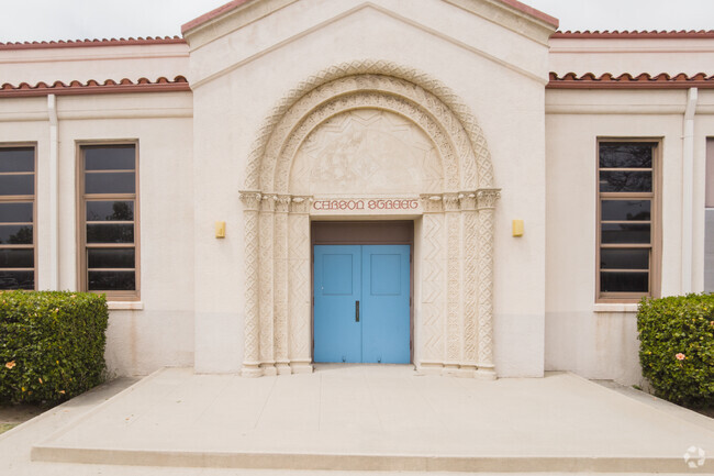 The entrance to Carson Street Elementary School.