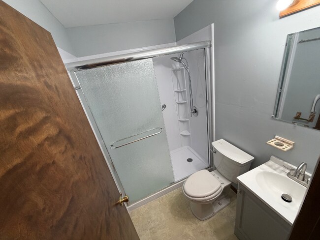 144 Flora Dr, Saint Louis, MO 63135 - photo 5