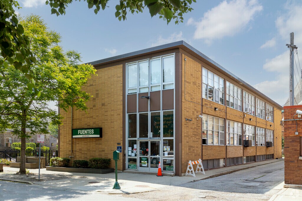Welcome to Acero Charter - Carlos Fuentes Campus in Chicago, IL.