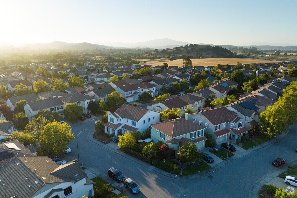 About Hamilton Schools, Demographics, Things to Do