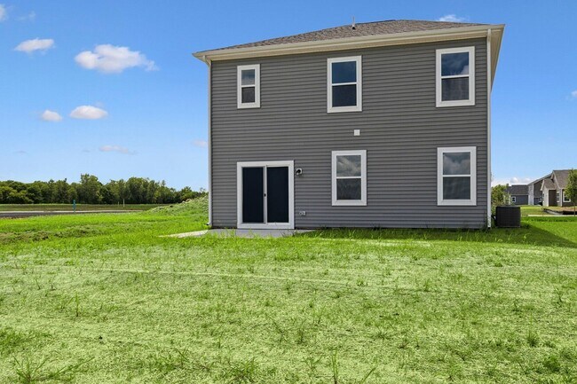 1890 Victor Higgins Dr, Shelbyville, IN 46176 - photo 5