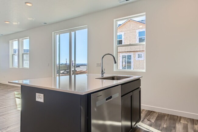 1607 N 800 W, Salem, UT 84653 - photo 5