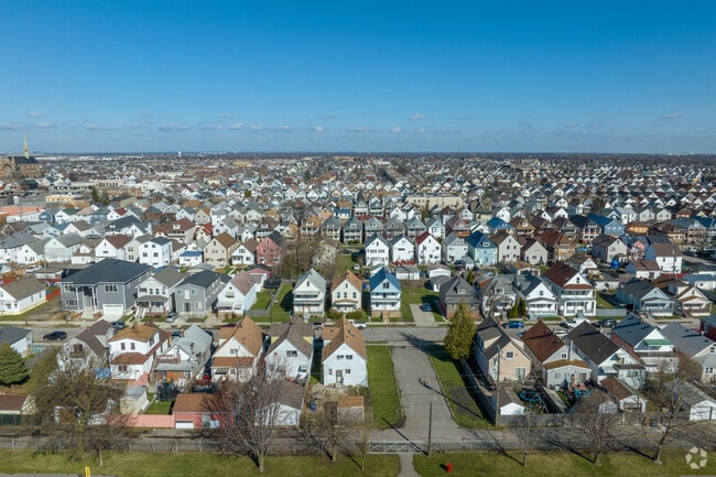 Hamtramck's boundaries are entirely surrounded by the city of Detroit.