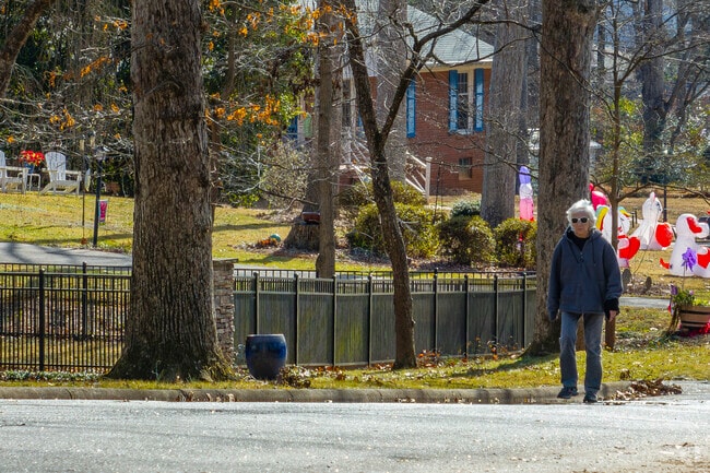 Old Sherwood Forest residents enjoy the quiet and safe community of the area