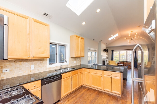 1449 W Walton St unit 3, Chicago, IL 60642 - photo 7