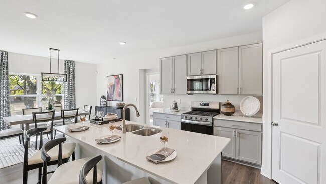 7813 Magnolia St, New Palestine, IN 46163 - photo 5