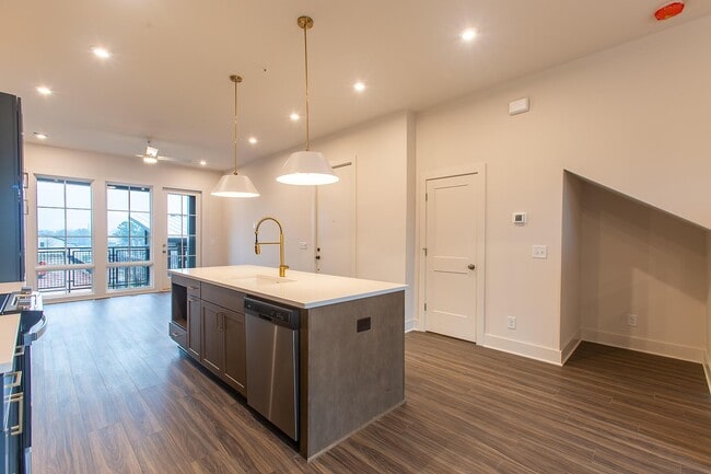 Longreen - Stack Residence unit 4, Atlanta, GA 30318 - photo 3