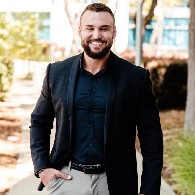 Agent Photo