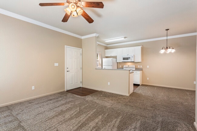 8905 Davis Rd unit H-54, Stockton, CA 95209 - photo 6