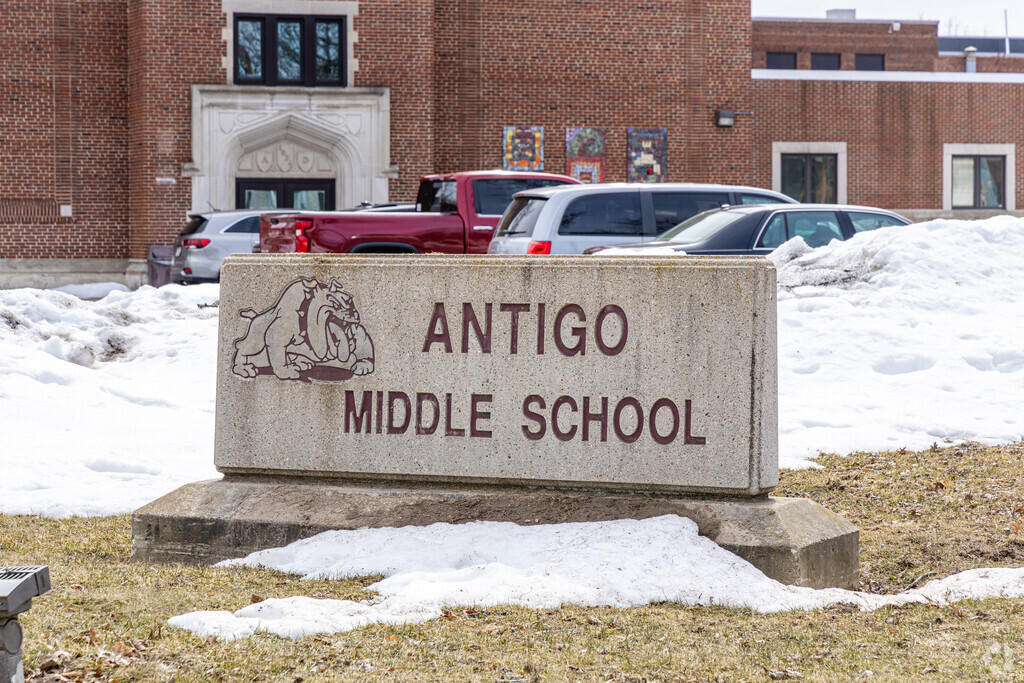Antigo Middle School is a public school in Antigo with a student-teacher ratio of 13 to 1.
