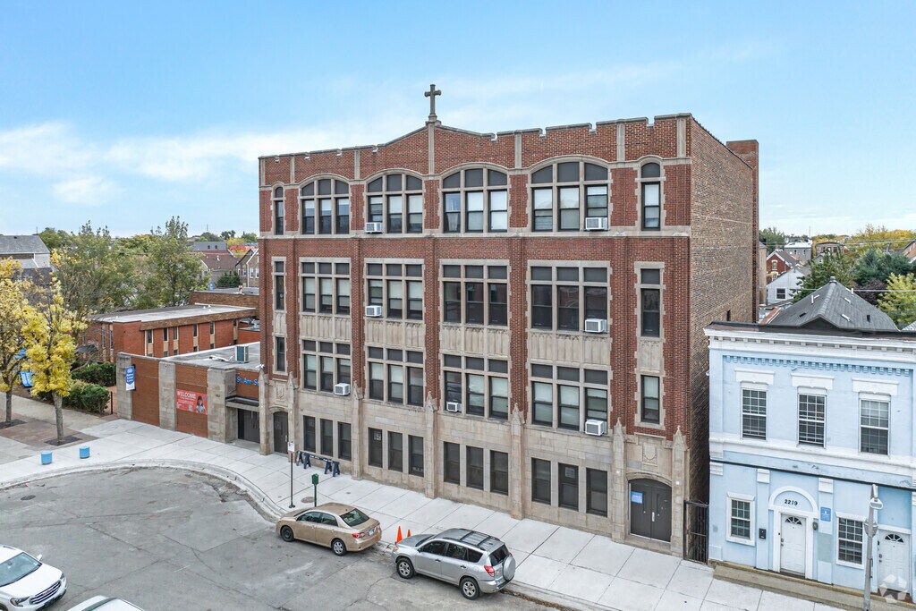 St Ann Elementary School serves grades PK and K-8 in the Heart of Chicago.