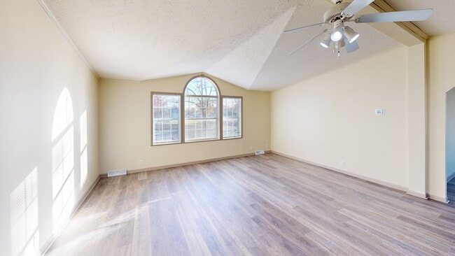 702 E Liberty St, Montezuma, IA 50171 - photo 3