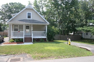 10 Woolard Ave Unit 2nd FL, Colonie, NY 12205