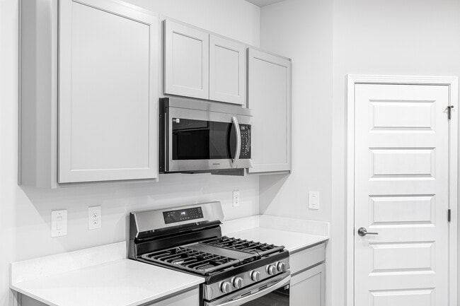 204 Paca Ln, Huntsville, AL 35811 - photo 4