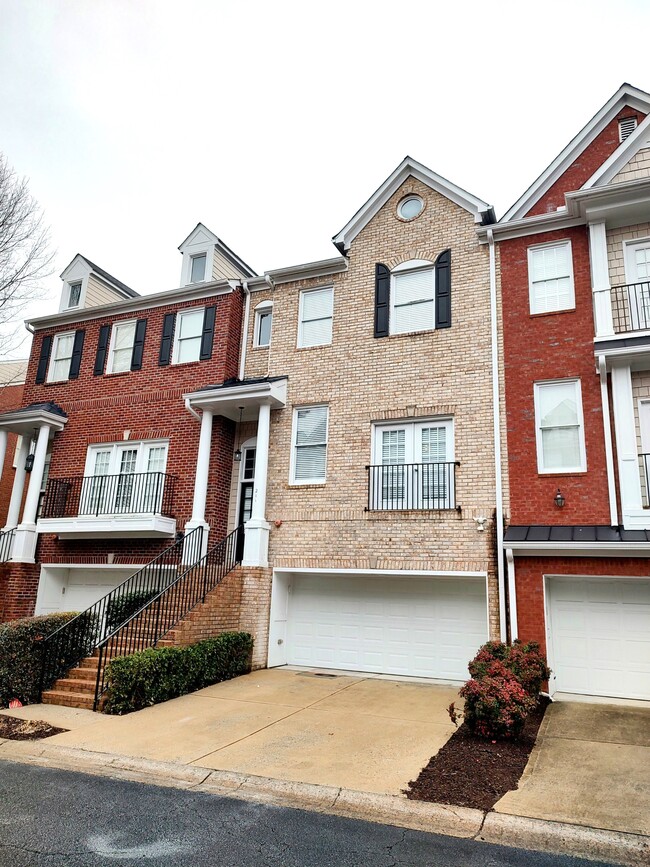211 Creekway Crossing SE Unit 211 Creekside, Smyrna, GA 30082
