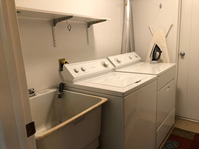 In unit laundry with washer and dryer