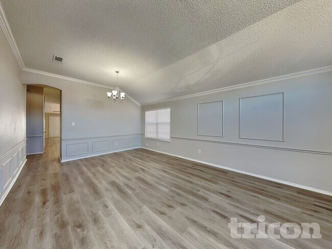 304 Dakota Dr, Arlington, TX 76002 - photo 4