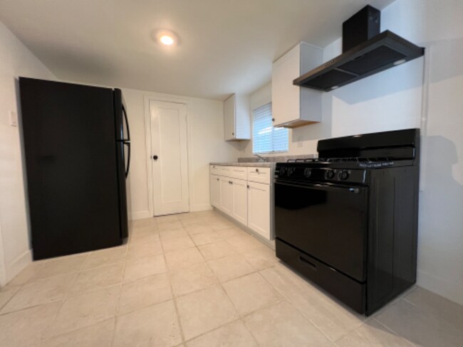 2436 Adriatic Ave unit B, Long Beach, CA 90810 - photo 5