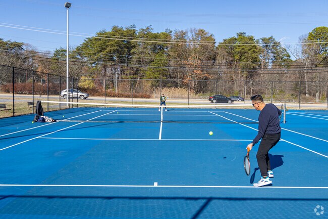 From sunrise to sunset, Sawmill Creek Park provides top tier amenities for free public use.