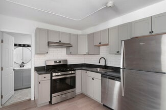 815 Sandy Ln, Warwick, RI 02889