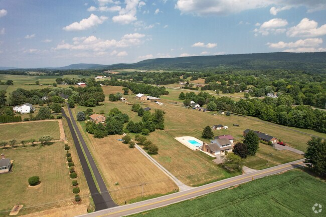 Shining Tree is a private school located in rural Washington County.