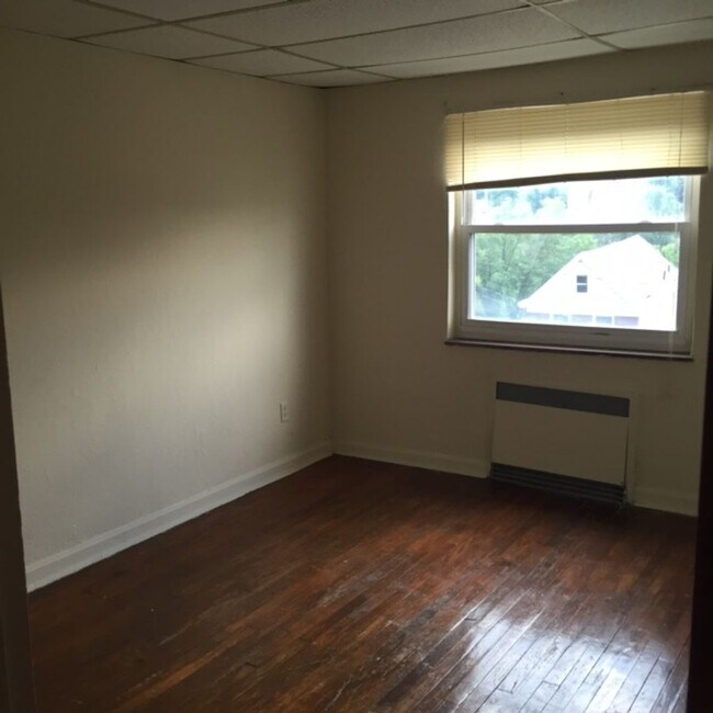 596 Lowell Ave unit 596-02, Cincinnati, OH 45220 - photo 6