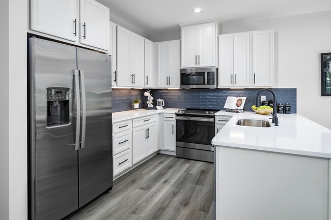 370 Tompkins Ln, Gallatin, TN 37066 - photo 2