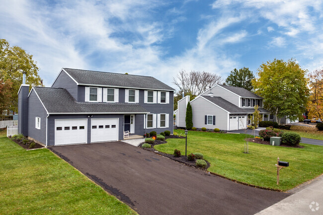 Many of the newer homes in Fremont Hills are large with spacious front yards.