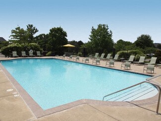 1180 Emerald Lakes Dr, Greenwood, IN 46143