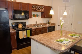 8655 Bridgewood Blvd, West Des Moines, IA 50266