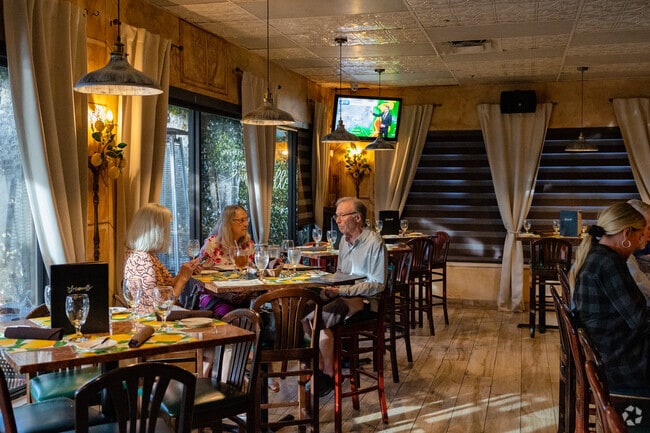 Limoncello Restaurant has amazing Italian selections, just minutes from Coastal North Naples.
