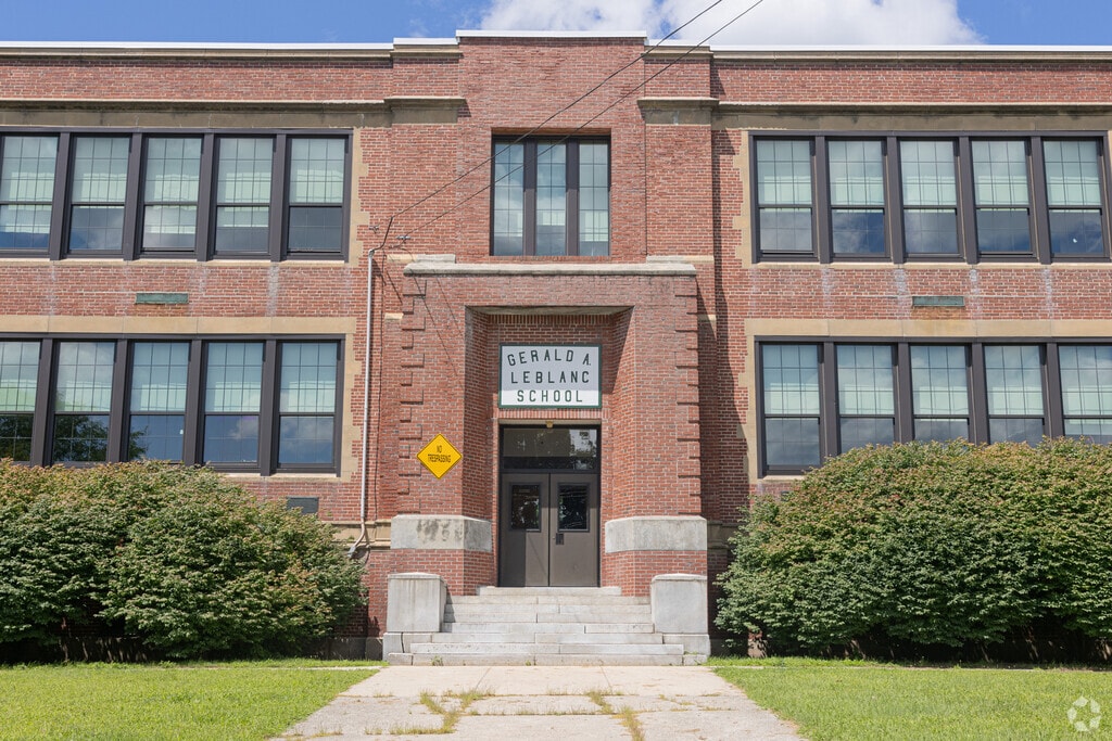 Leblanc Therapeutic Day is a public high school in Belvidere, MA.
